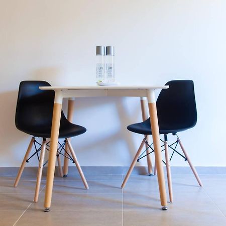 Toni'S Charming Apartment In The Thisseo Station Atene Esterno foto