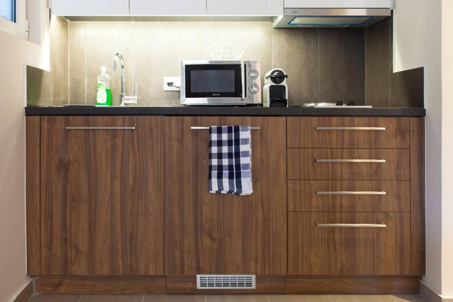 Toni'S Charming Apartment In The Thisseo Station Atene Esterno foto